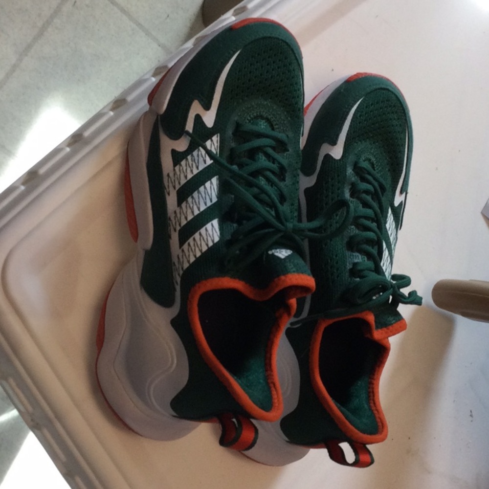 Adidas Sneakers SZ 9